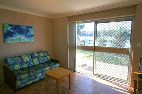 Lake Edge Apartments - Hotel Accommodation 11