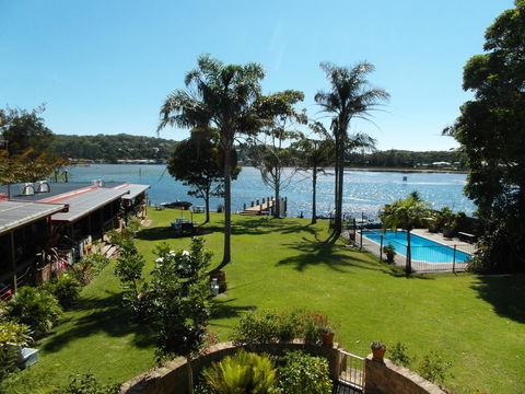 Lake Edge Apartments - Hotel Accommodation 0