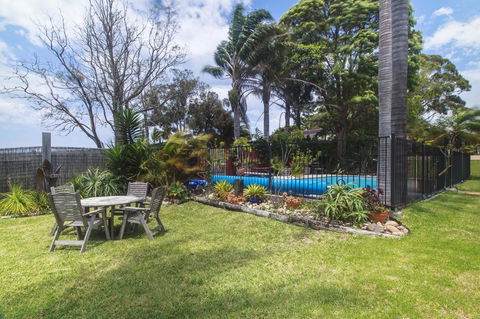 Lake Edge Apartments - Hotel Accommodation 2
