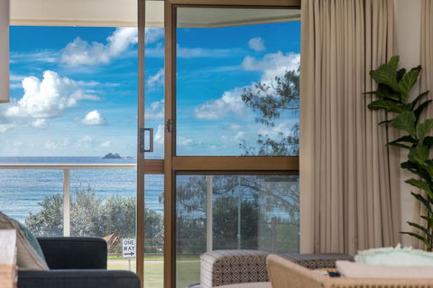 Bayview Beachfront Apartments, In Town Right On The Beach - Hotel Accommodation 29