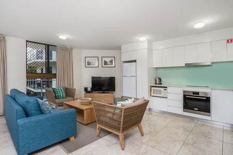Bayview Beachfront Apartments, In Town Right On The Beach - Hotel Accommodation 40