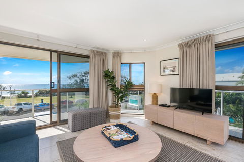Bayview Beachfront Apartments, In Town Right On The Beach - Hotel Accommodation 36