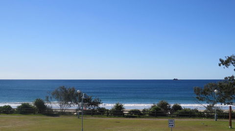 Bayview Beachfront Apartments, In Town Right On The Beach - Hotel Accommodation 28