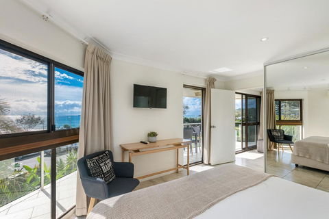 Bayview Beachfront Apartments, In Town Right On The Beach - Hotel Accommodation 33