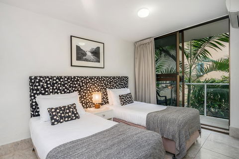 Bayview Beachfront Apartments, In Town Right On The Beach - Hotel Accommodation 39