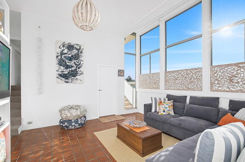 Beachfront Bliss - Hotel Accommodation 8