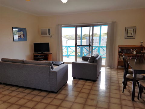 Marion Bay Holiday Villas - Hotel Accommodation 1