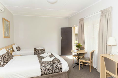 Bathurst Motor Inn - Hotel Accommodation 24