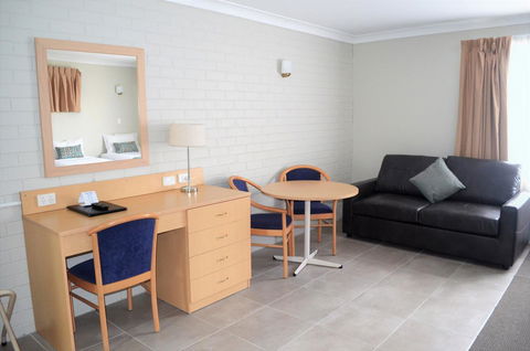 Bathurst Motor Inn - Hotel Accommodation 9