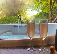 Adelaide Hills Retreats - Hotel Accommodation