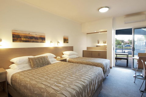 Loxton Community Hotel Motel - Hotel Accommodation 23