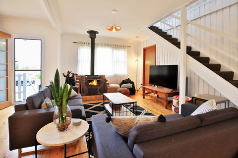 Hudson Bay @ Basin View-Pet Friendly-15 Mins To Hyams Beach - Hotel Accommodation 0