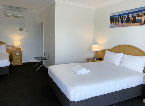 Hilton Beachfront Motel - Hotel Accommodation 2
