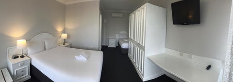 Hilton Beachfront Motel - Hotel Accommodation 39
