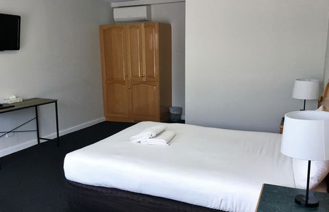 Hilton Beachfront Motel - Hotel Accommodation 26