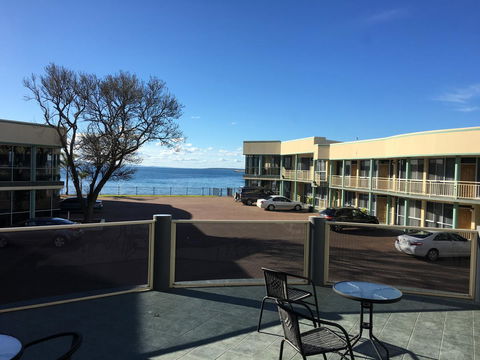 Hilton Beachfront Motel - Hotel Accommodation 22