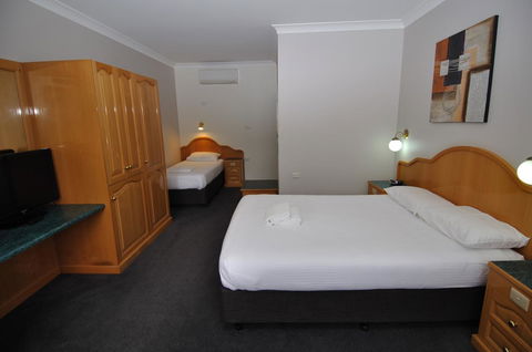 Hilton Beachfront Motel - Hotel Accommodation 36