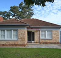 Prospect Holiday House - Hotel Accommodation