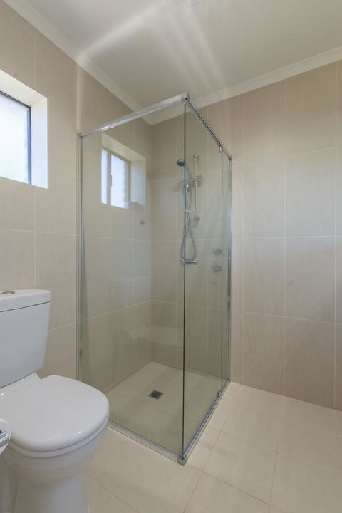 Mick O\'Sheas - Hotel Accommodation 23