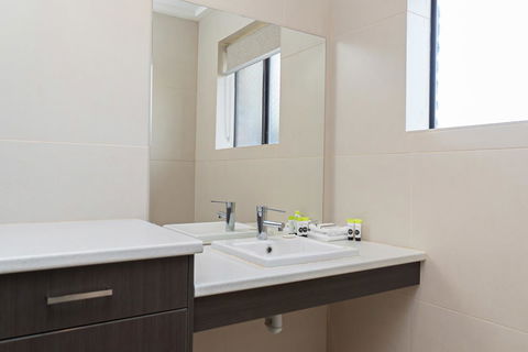 Mick O\'Sheas - Hotel Accommodation 2