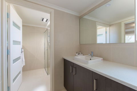 Mick O\'Sheas - Hotel Accommodation 28