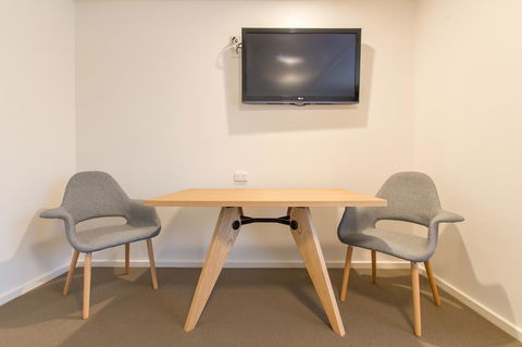 Mick O\'Sheas - Hotel Accommodation 8