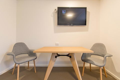 Mick O\'Sheas - Hotel Accommodation 13