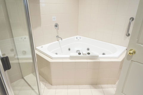 Serafino McLaren Vale - Hotel Accommodation 7