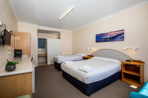 Blue Seas Motel - Hotel Accommodation 3
