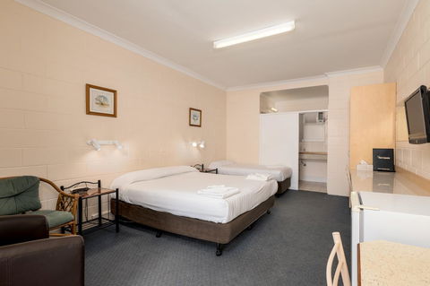 Blue Seas Motel - Hotel Accommodation 1