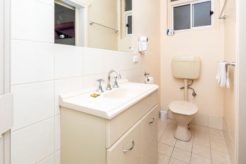 Blue Seas Motel - Hotel Accommodation 13