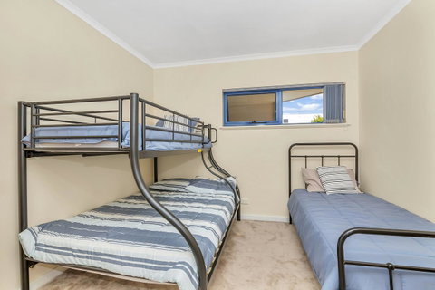 Sail Away - Hotel Accommodation 10