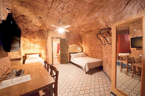 The Underground Motel - Hotel Accommodation 21