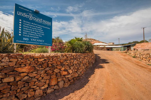 The Underground Motel - Hotel Accommodation 24