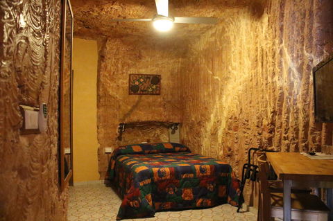 The Underground Motel - Hotel Accommodation 5