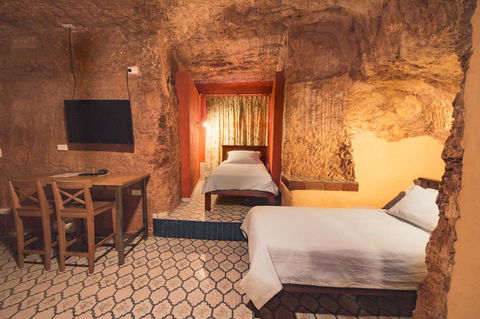 The Underground Motel - Hotel Accommodation 20