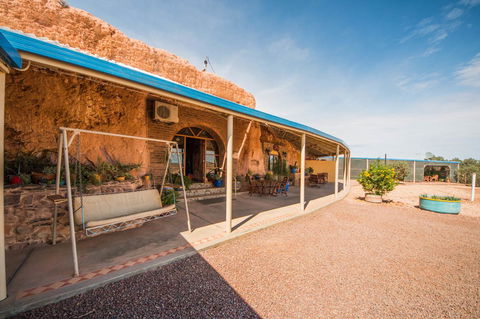 The Underground Motel - Hotel Accommodation 23