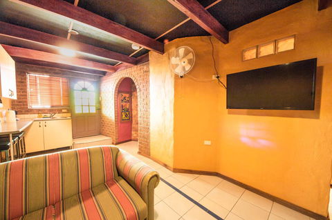 The Underground Motel - Hotel Accommodation 16