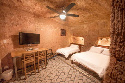 The Underground Motel - Hotel Accommodation 8