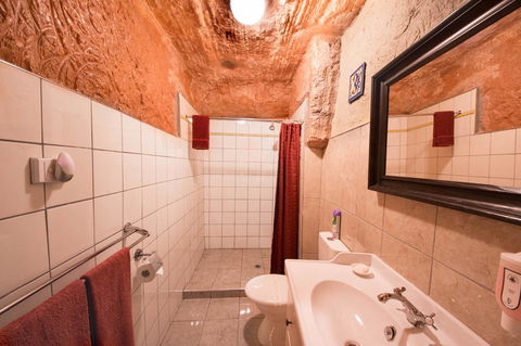 The Underground Motel - Hotel Accommodation 7