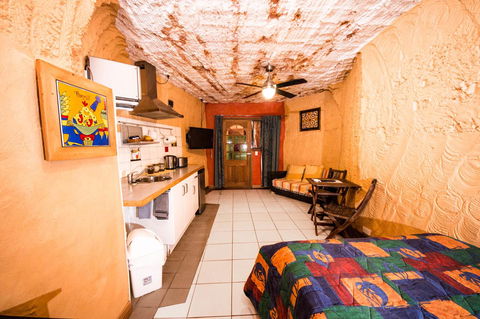 The Underground Motel - Hotel Accommodation 18