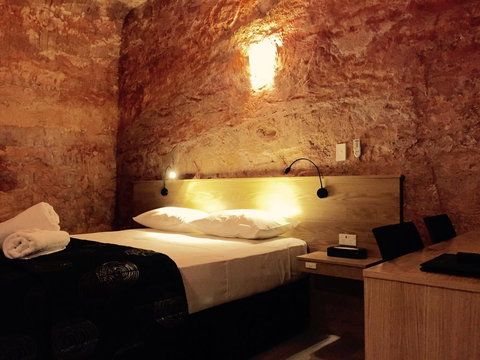 The Lookout Cave Underground Motel - Hotel Accommodation 0
