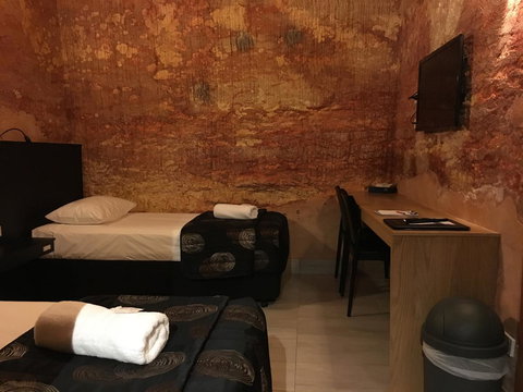 The Lookout Cave Underground Motel - Hotel Accommodation 12