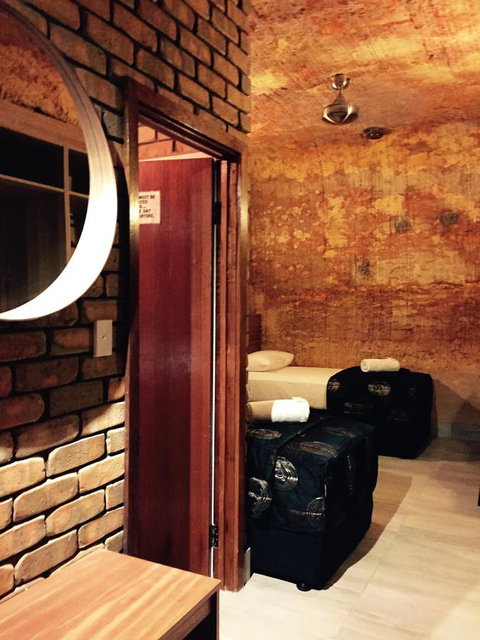 The Lookout Cave Underground Motel - Hotel Accommodation 37