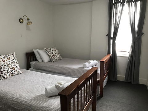 Caledonian Inn - Hotel Accommodation 31