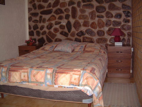 Radeka Downunder Underground Motel - Hotel Accommodation 8