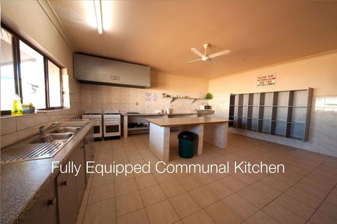 Radeka Downunder Underground Motel - Hotel Accommodation 12