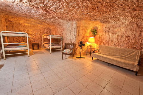Radeka Downunder Underground Motel - Hotel Accommodation 4