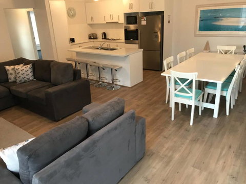 Moontana - Hotel Accommodation 3