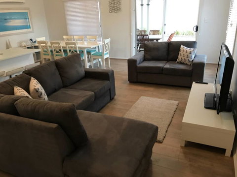 Moontana - Hotel Accommodation 1